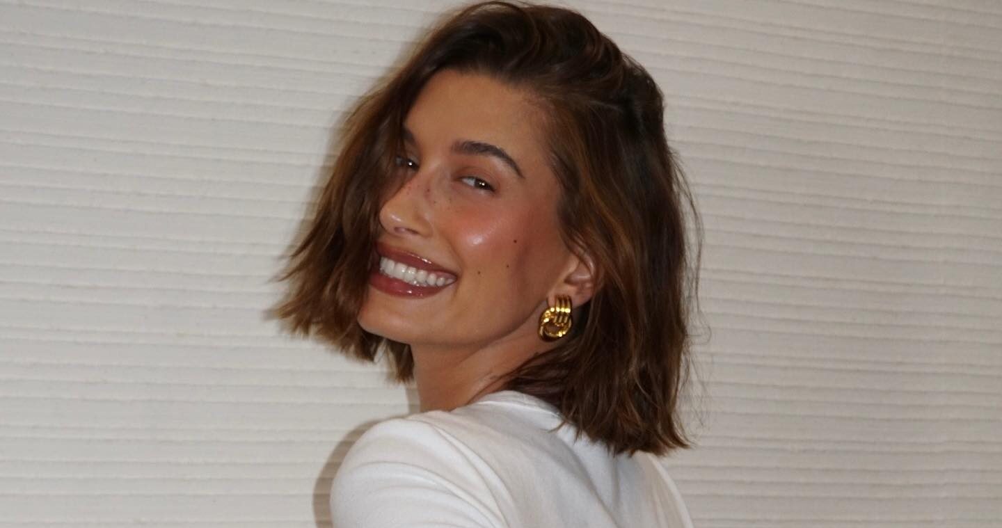 Hailey Bieber μαλλιά