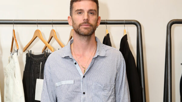 Ο Guy Berryman λανσάρει τη συλλογή του αποκλειστικά για την Ελλάδα, στο EMVI+.